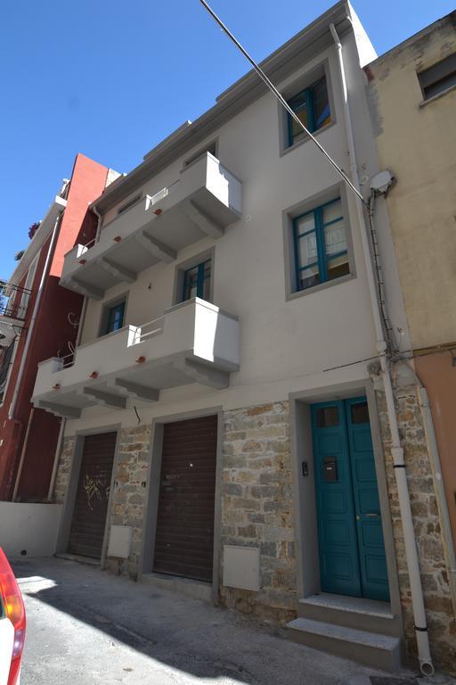Il Bandito Re Hotel Nuoro  Bagian luar foto