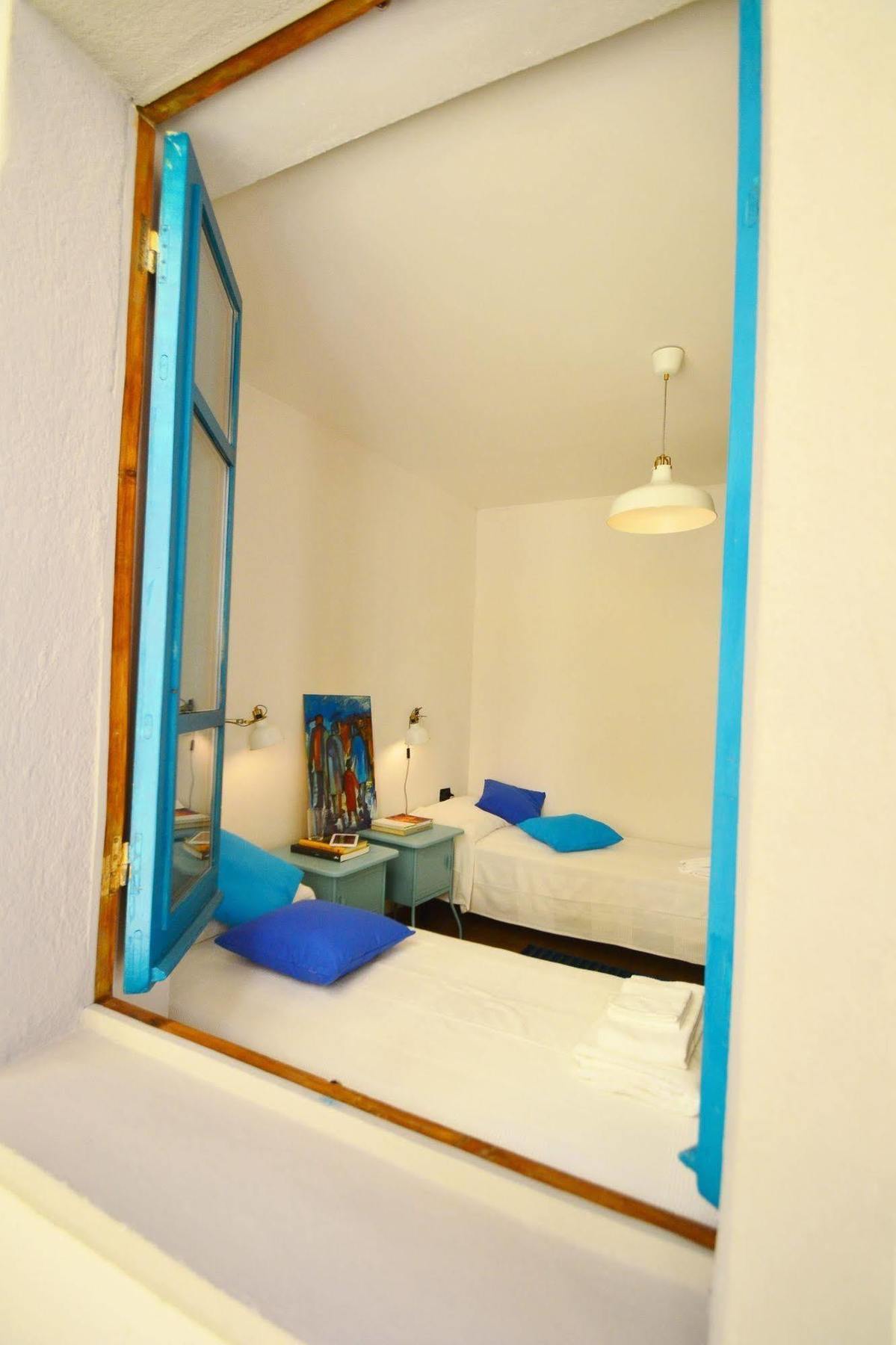 Il Bandito Re Hotel Nuoro  Bagian luar foto